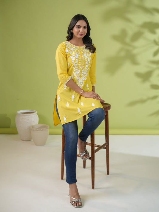 Janasya Straight Cotton Cambric Yellow Ethnic Motifs Round Neck Tunic | Swadesiicart