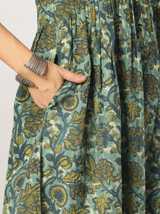 Janasya Dark Cotton Floral A-Line Kurta Set | Swadesiicart
