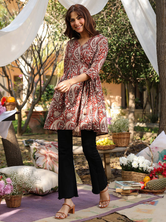 Janasya Dark Cotton Paisley A-Line Tunic | Swadesiicart