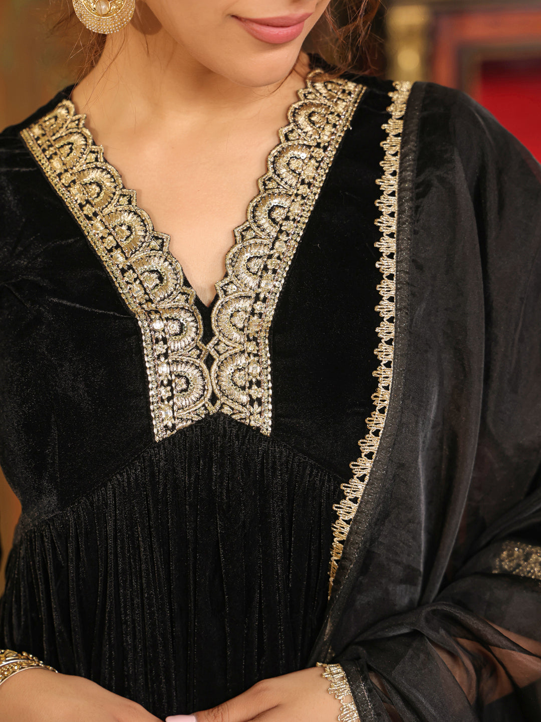 Janasya Black Velvet Embroidered Kurta,Bottom & Dupatta | Swadesiicart