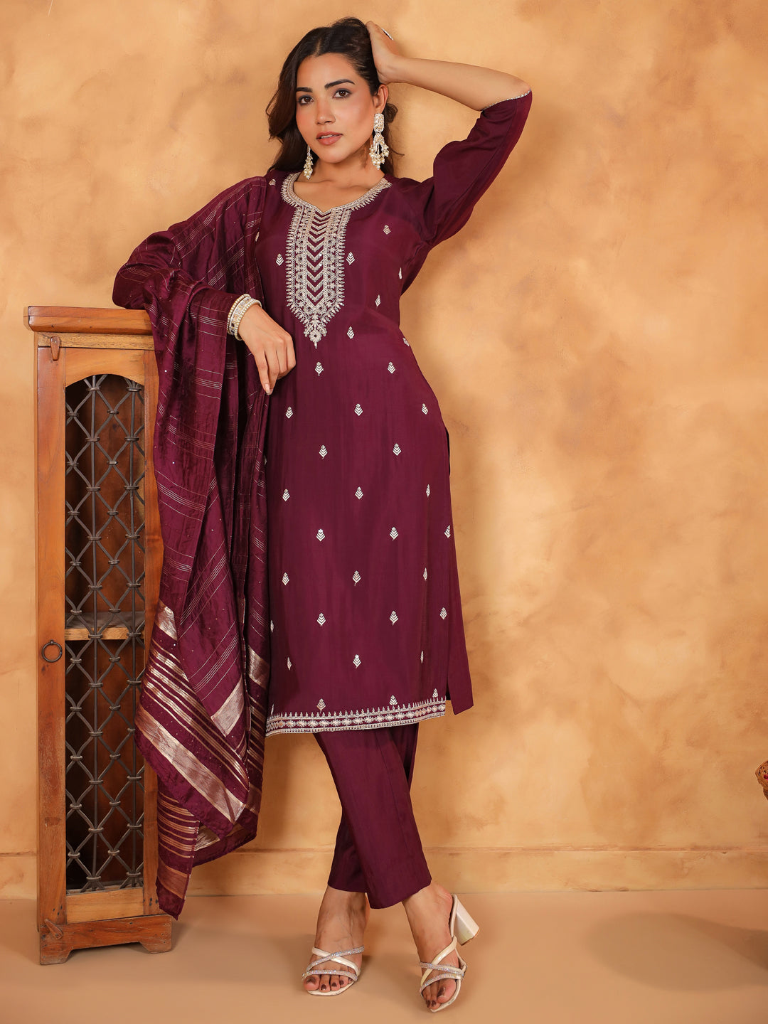 Janasya Dark Chanderi Embroidered Straight Kurta Set | Swadesiicart