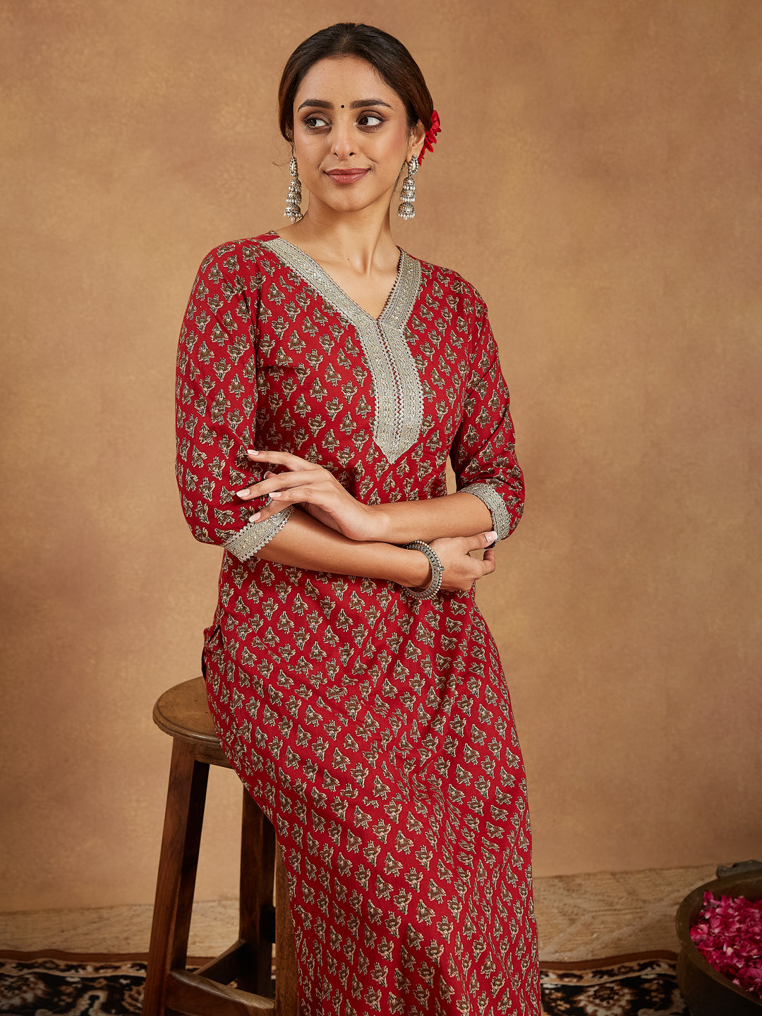 Janasya Dark Cotton Floral Straight Kurta Set | Swadesiicart