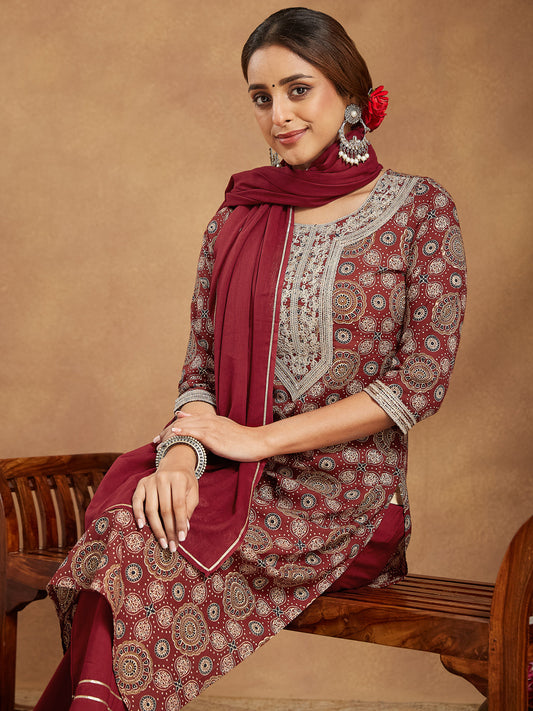 Janasya Dark Cotton Ethnic Motifs Straight Kurta Set | Swadesiicart