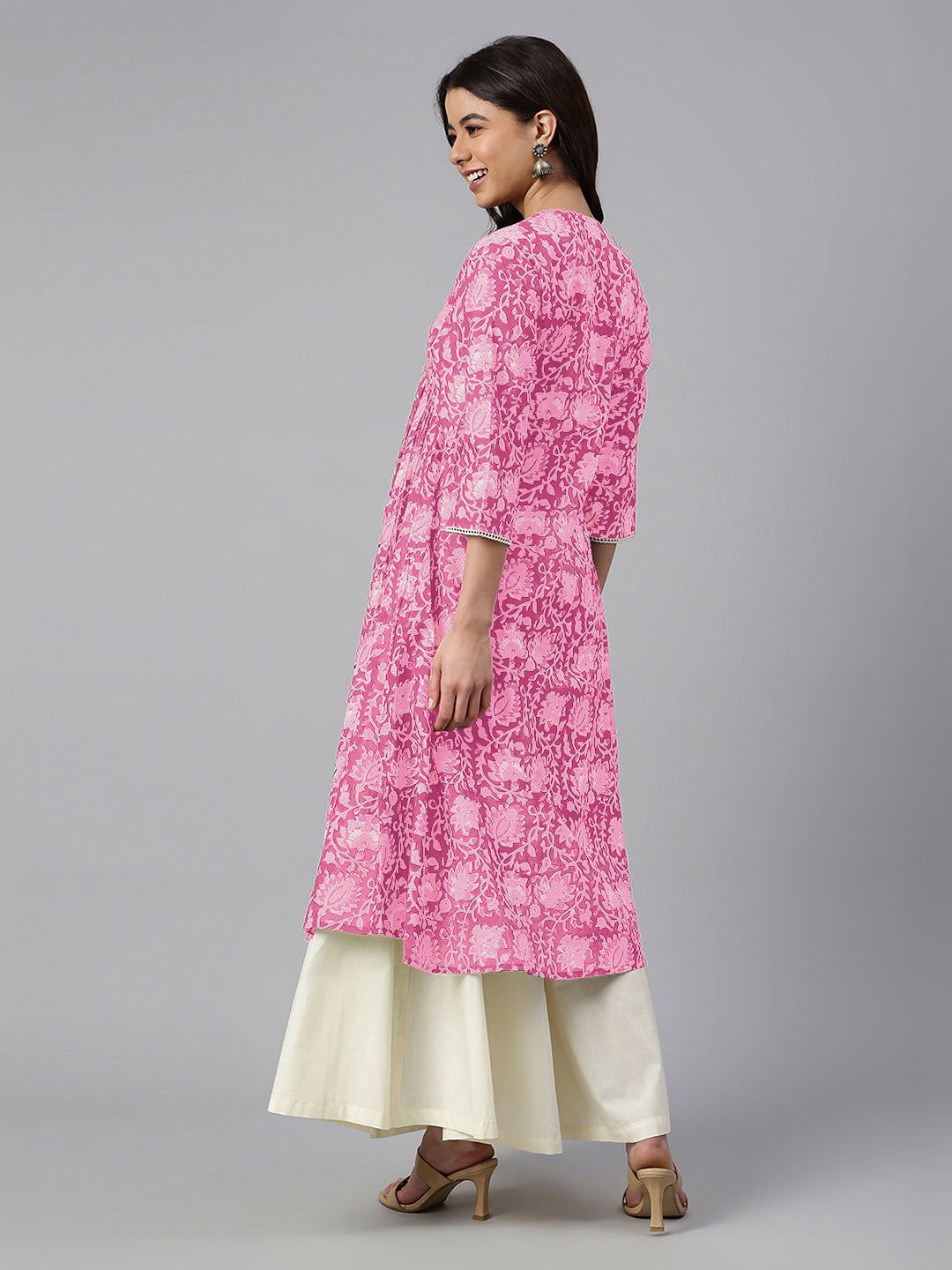 Janasya Dark Cotton Floral Flared Kurta - Swadesiicart