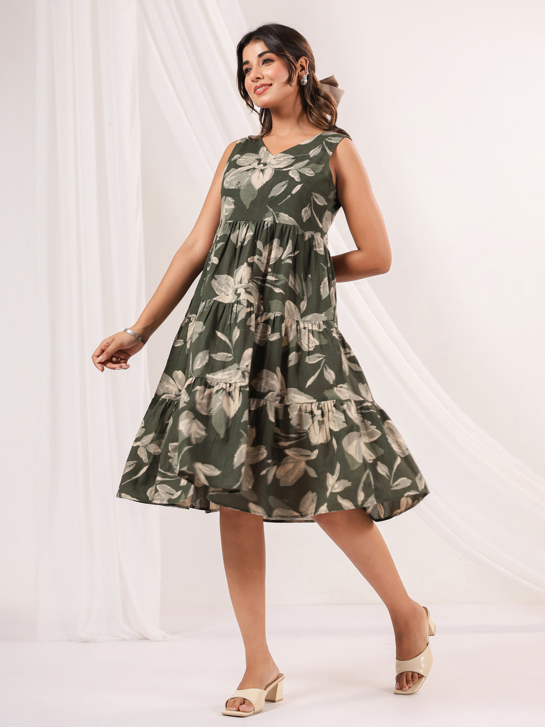Janasya Dark Cotton Floral Tiered Dress | Swadesiicart