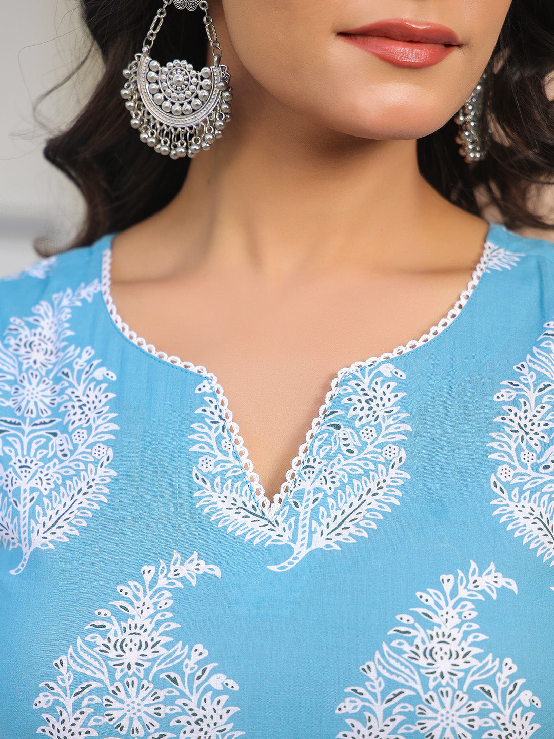Janasya Light Cotton Ethnic Motifs Straight Kurta Set | Swadesiicart