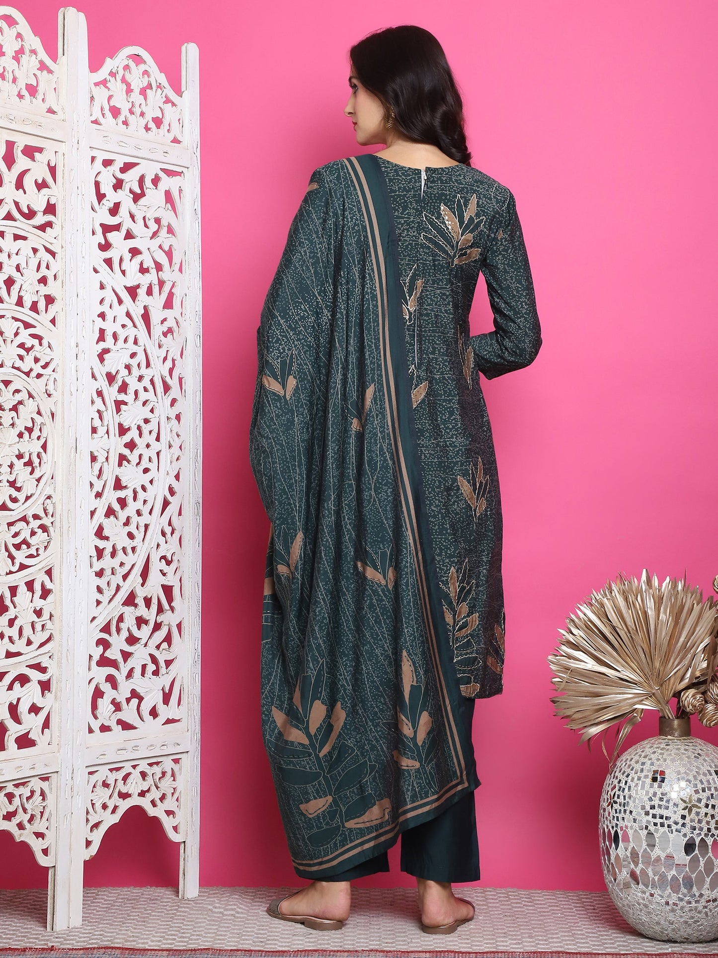 Jyoti Fashion Women's Green Muslin Floral Print with Jari & Crystal work Kurta with Trouser & Dupatta | Swadesiicart