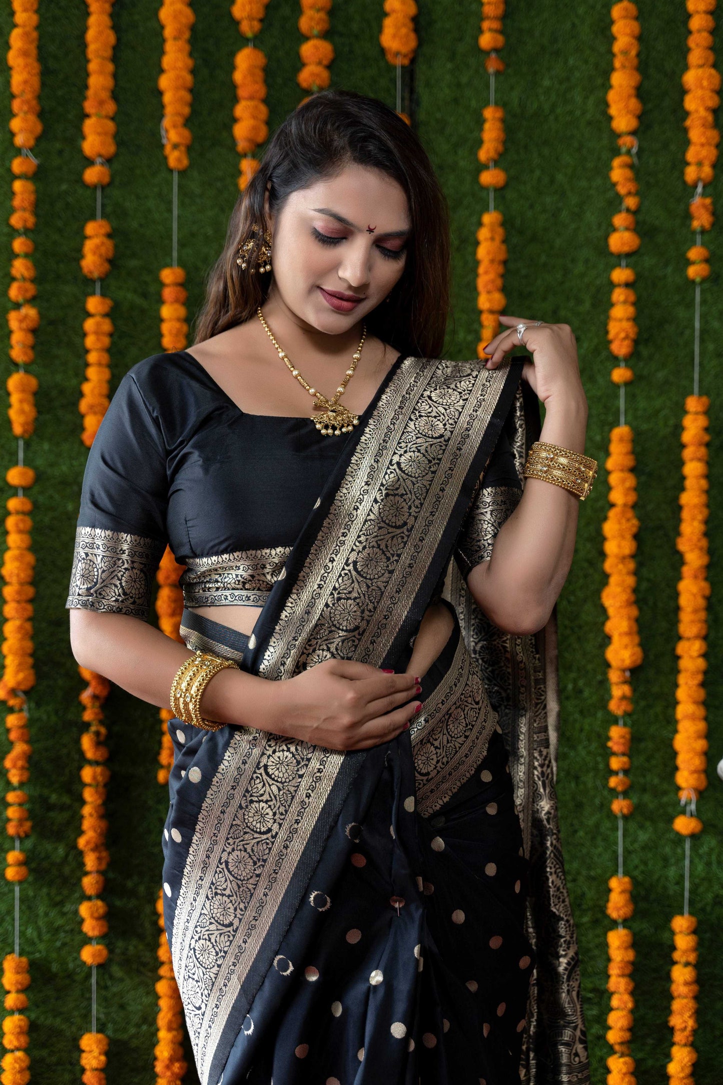 Jyoti Fashion Women's Black Handloom Banarasi Silk Zari Woven Saree with Blouse | Swadesiicart
