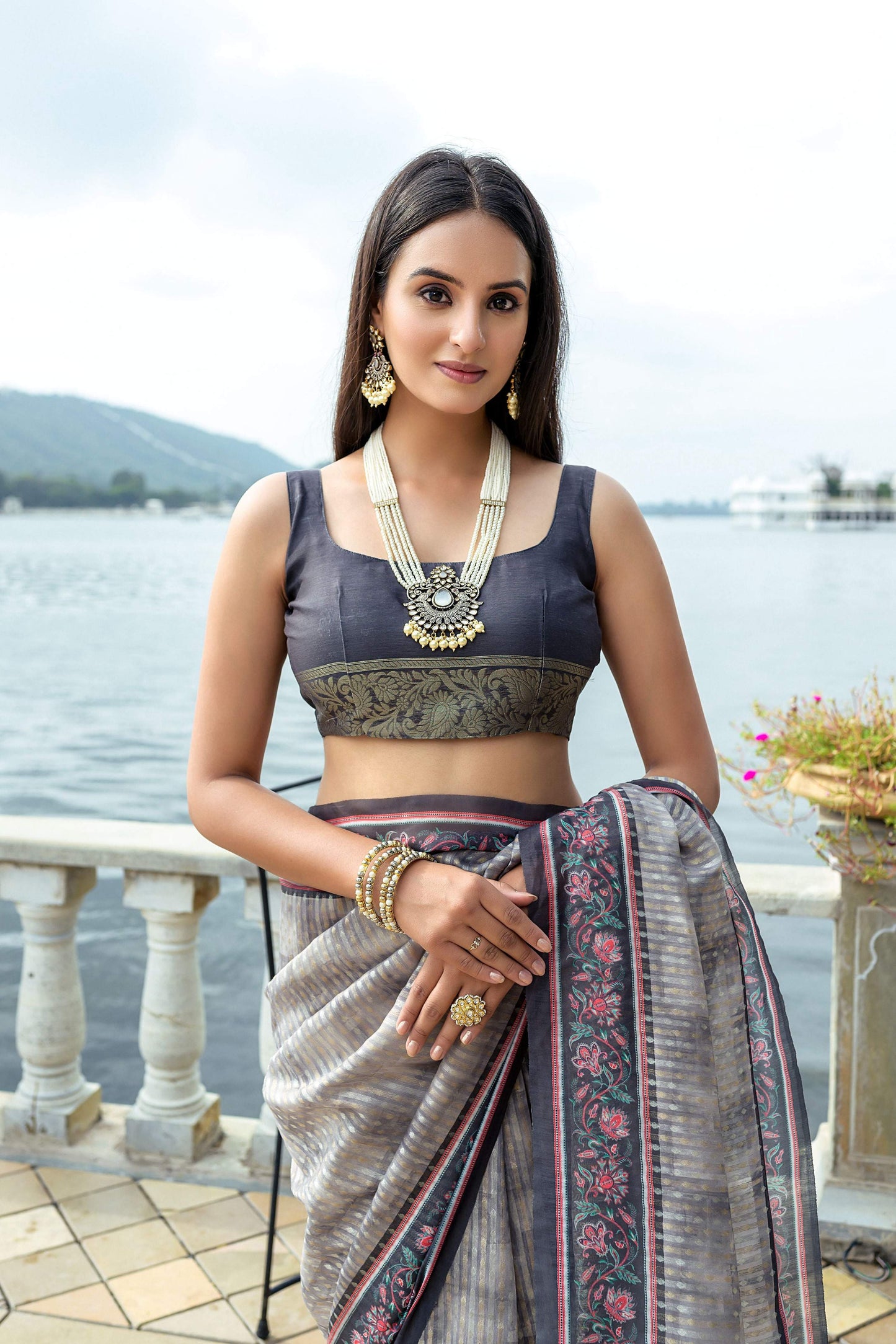 Jyoti Fashion Women's Grey Soft Silk Zari Woven Traditional Saree with Blouse | Swadesiicart