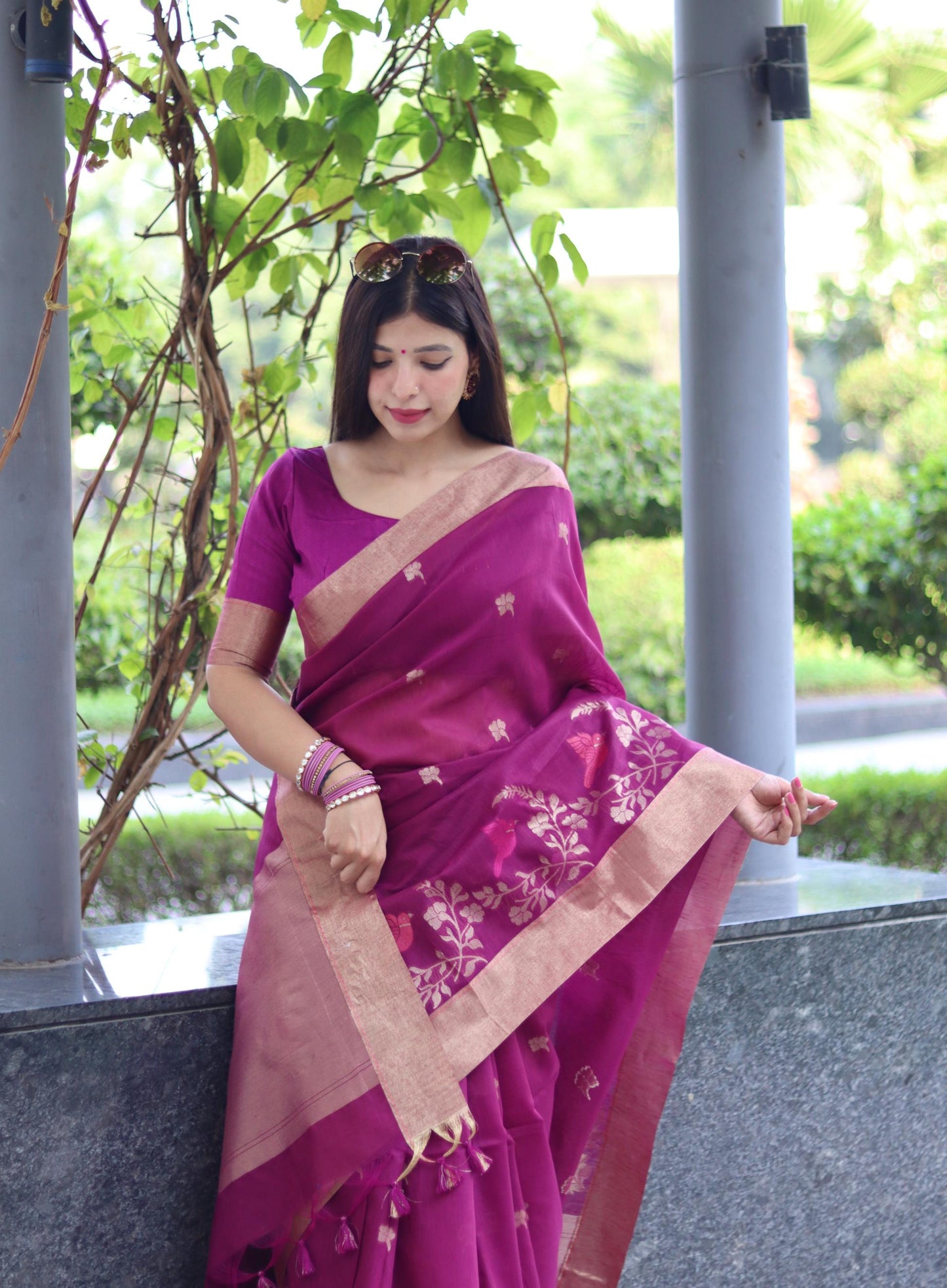 Jyoti Fashion Women's Magenta Linen Silk Zari Woven Traditional Saree with Blouse | Swadesiicart