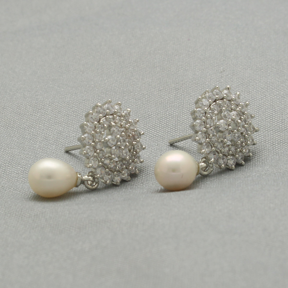 J Pearls Esita Pearl Earrings Pack 2