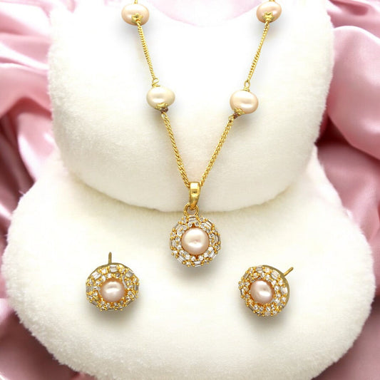 J Pearls Orvele Pearl Pendant Set | Swadesiicart