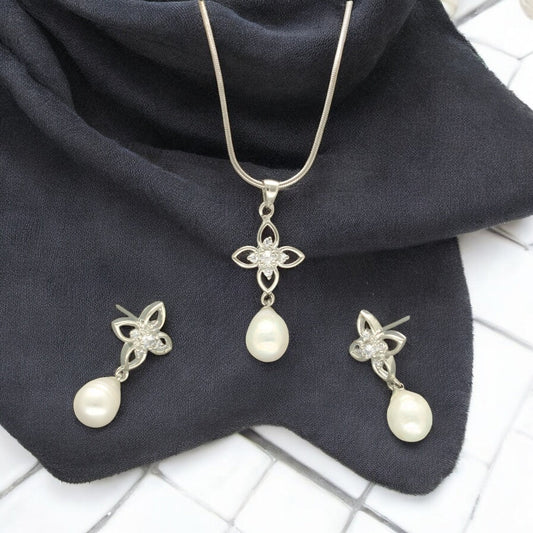 J Pearls Flora Pearl Pendant Set