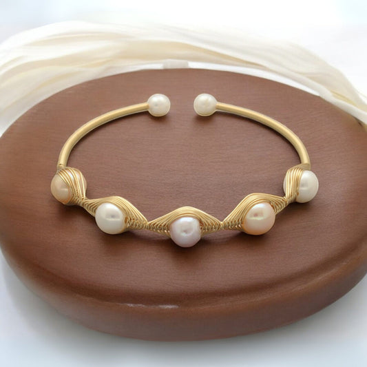 J Pearls Vyom Pearl Bracelet - Swadesiicart