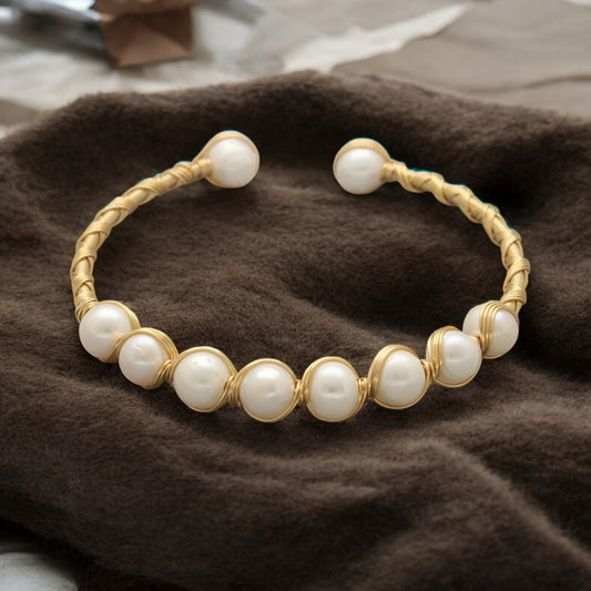 J Pearls Wrika Pearl Bracelet - Swadesiicart