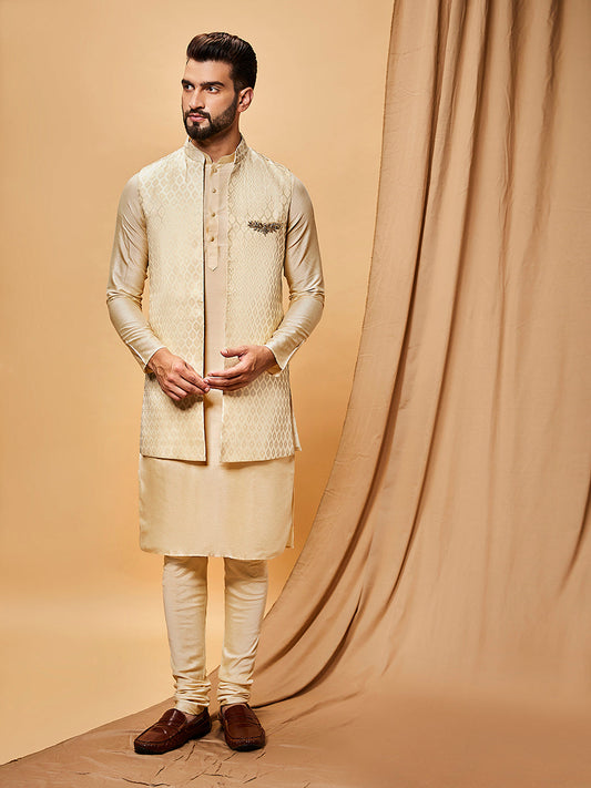 Kisah Men Off-White Kurta Jacket Churidar Set | Swadesiicart