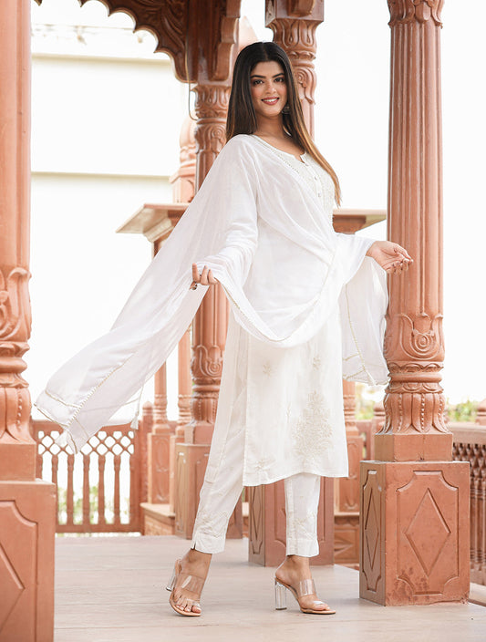 Kaajh Women's Off White Lucknow Chikankari Cotton Kurta Set With Dupatta | Swadesiicart