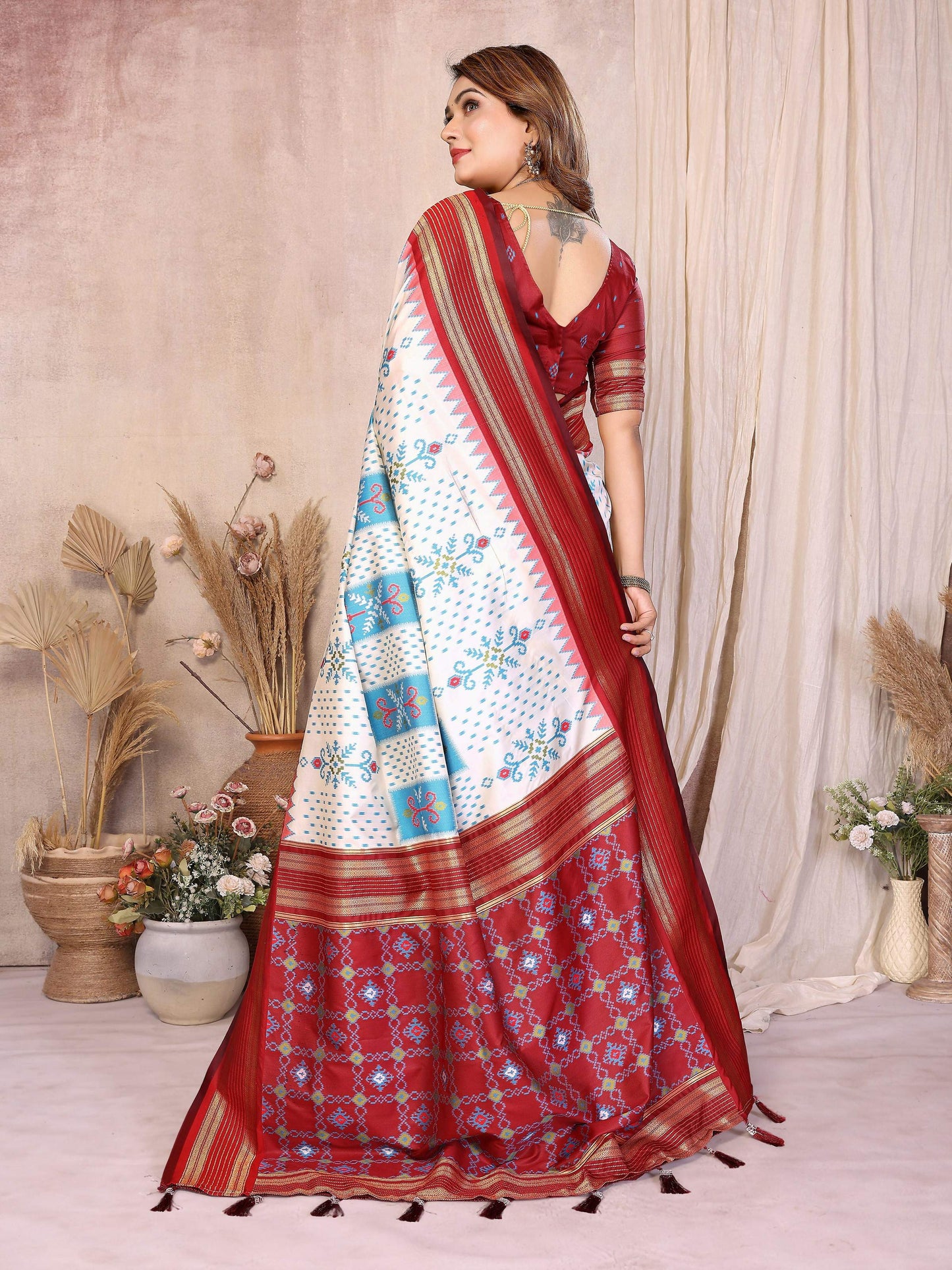 Aastha Fashion White Soft Silk Weaving Saree