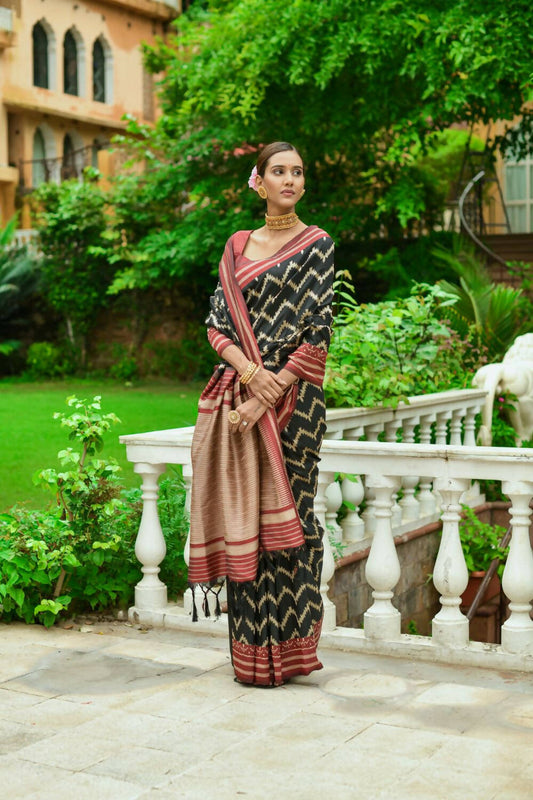 Vishnu Weaves Women's Black Handloom Raw Silk Zari Woven Saree with Blouse - Swadesiicart