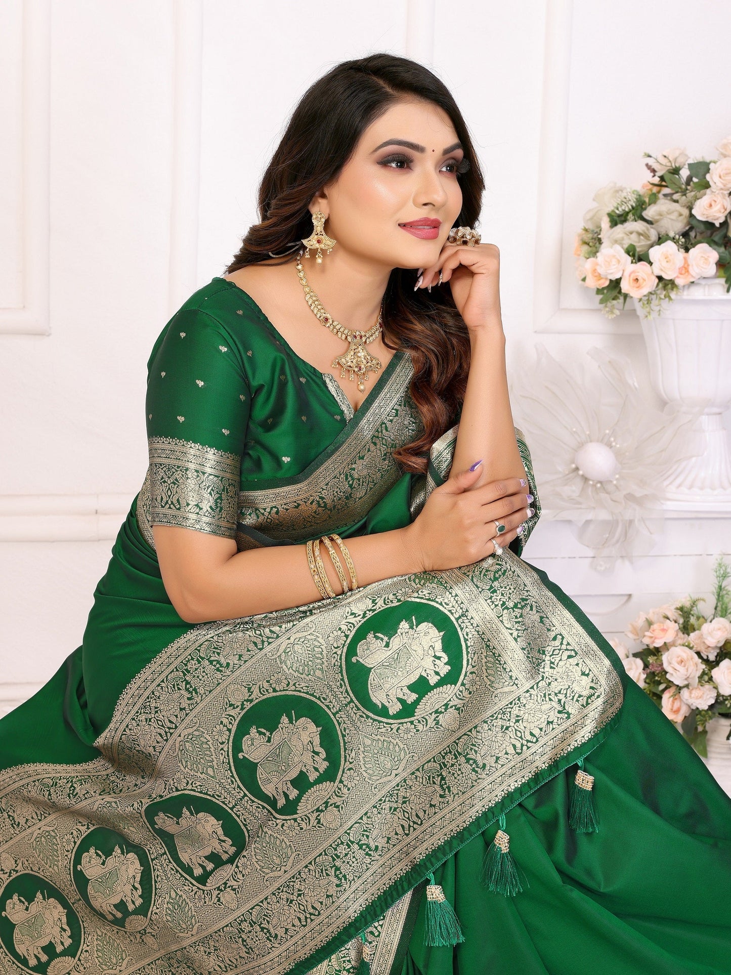 Vedant Vastram Soft Litchi Silk Banarasi Silk Saree - Green | Swadesiicart