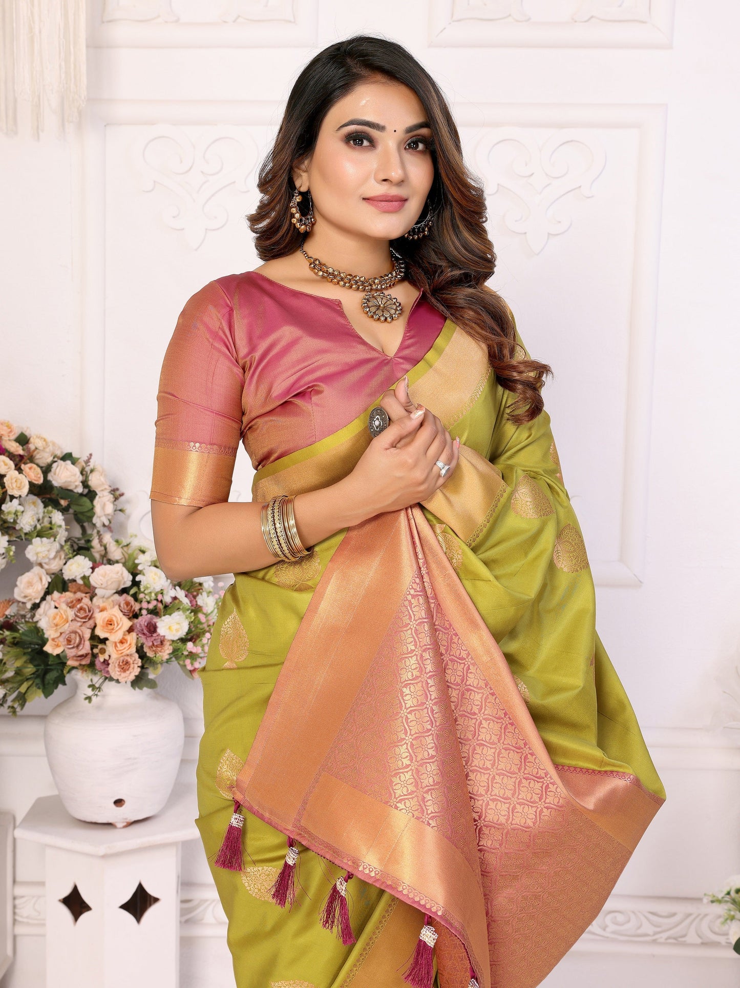 Vedant Vastram Soft Litchi Silk Banarasi Silk Saree - Olive | Swadesiicart