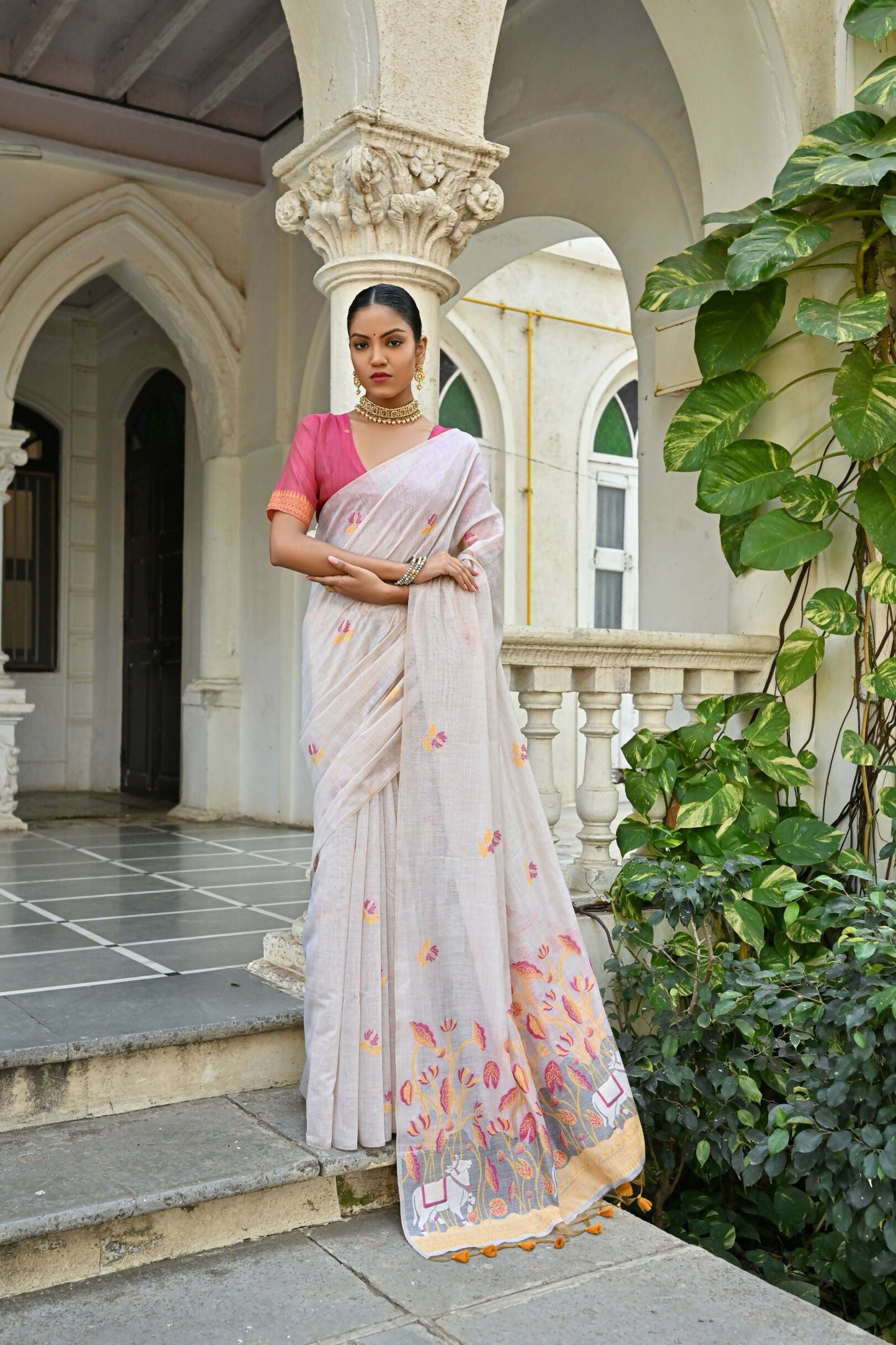 Vishnu Weaves Women's Yellow Muga Cotton Saree with Blouse - Swadesiicart