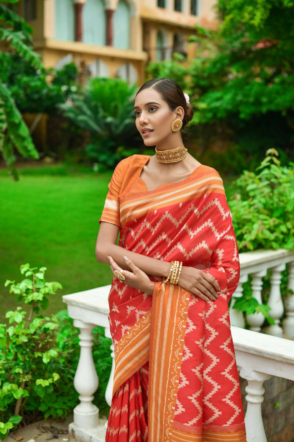 Vishnu Weaves Women's Red Handloom Raw Silk Zari Woven Saree with Blouse - Swadesiicart