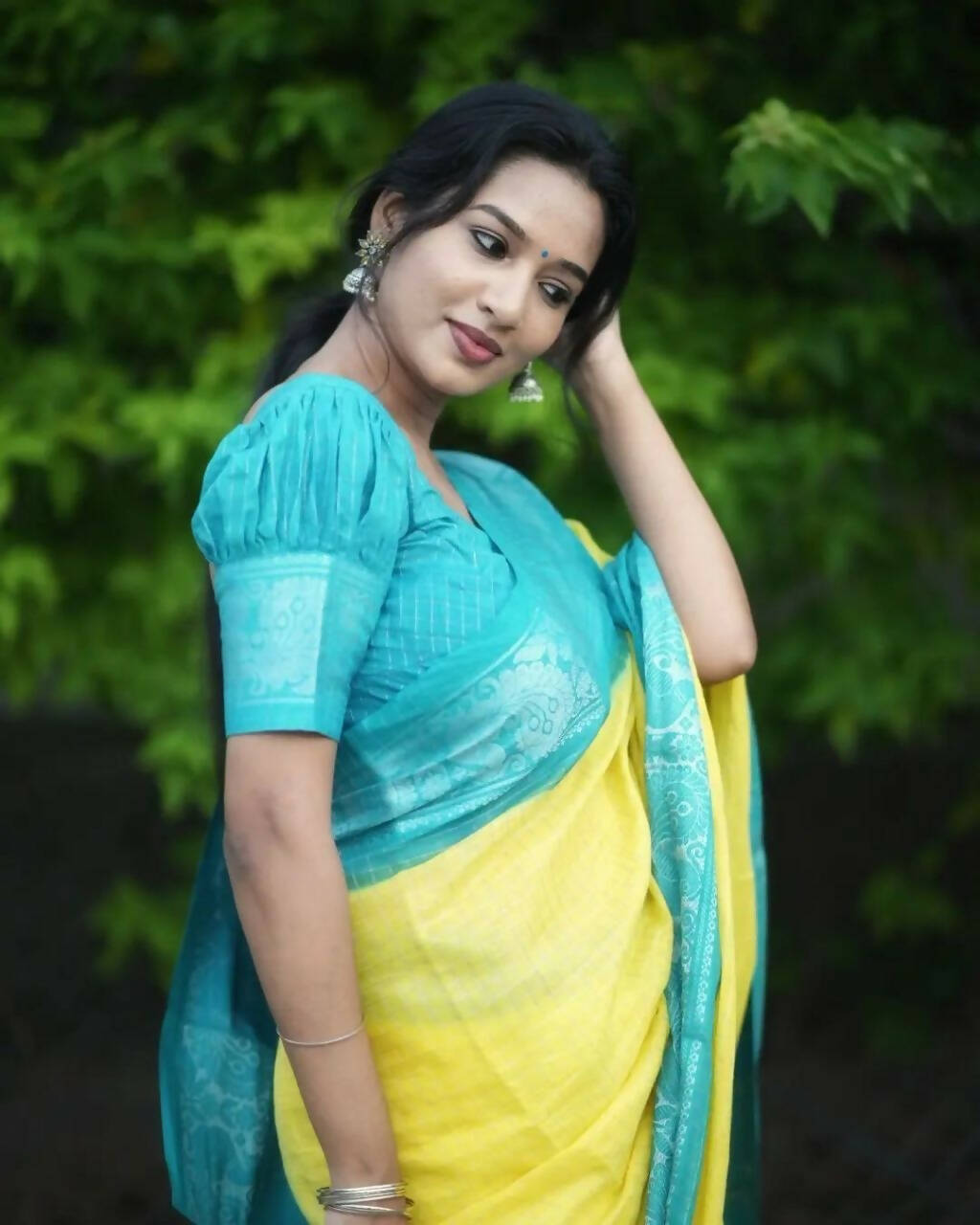 DEIANA'S Beautiful Designer Golden zari Soft Lichi Silk Saree - Yellow - Swadesiicart