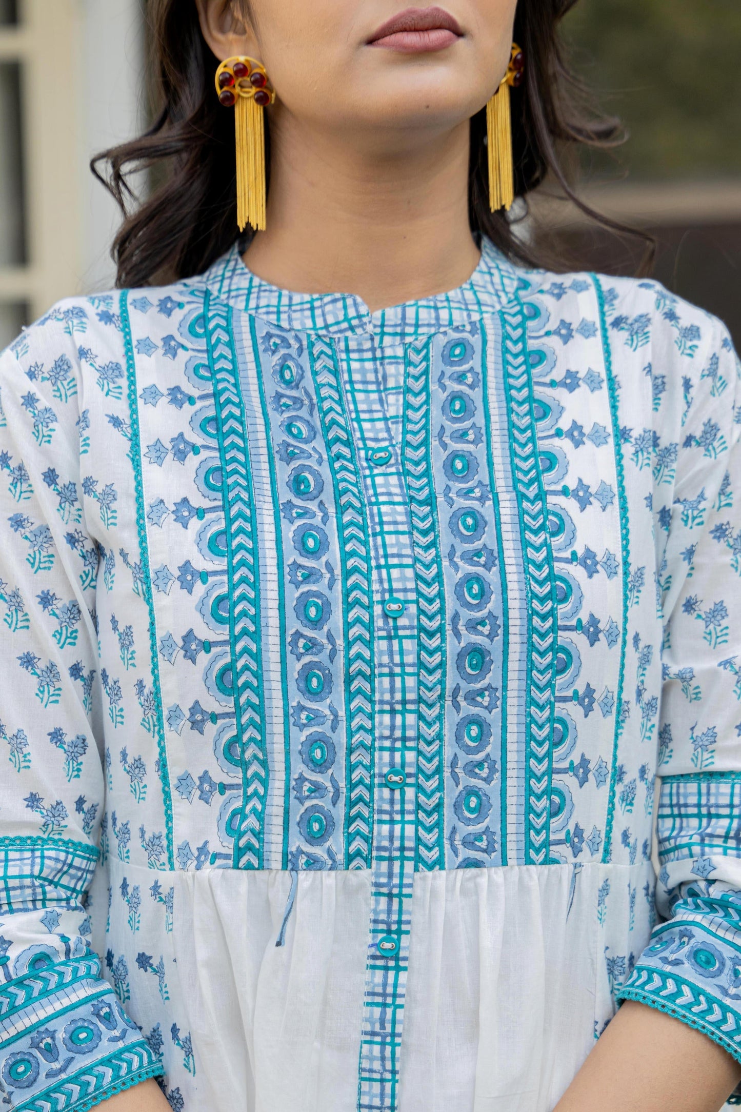 Juniper Women's White Floral Printed Cotton Kurta With Buttons - Swadesiicart