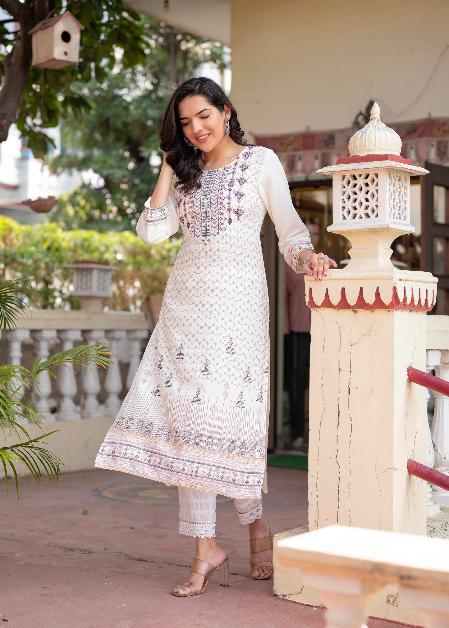 Juniper Off White Viscose Ethnic Motif Kurta With Thread Work - Swadesiicart