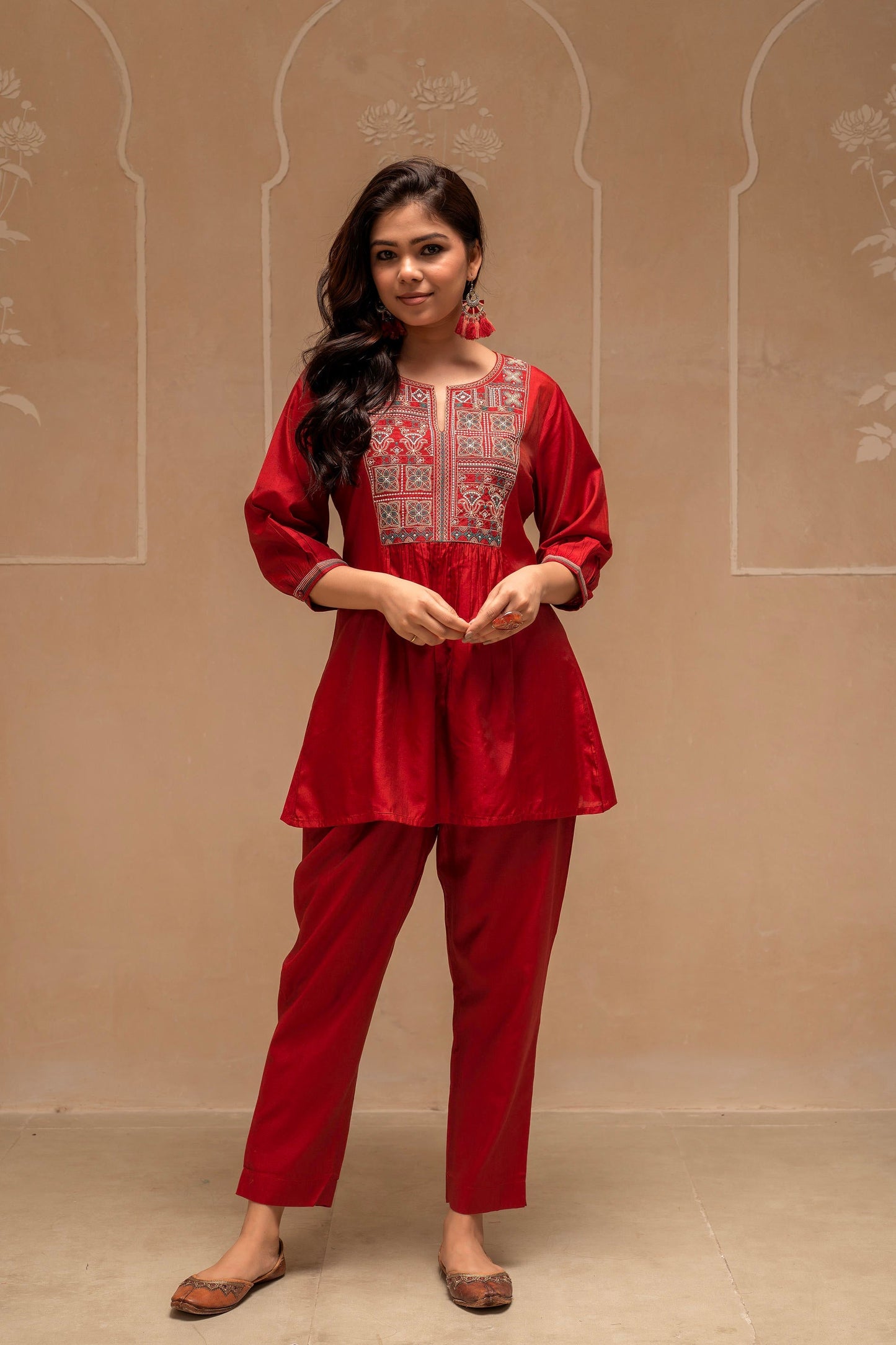 Juniper Maroon Solid Viscose Gathered Tunic And Pants Co-Ord Set With Thread Work - Swadesiicart