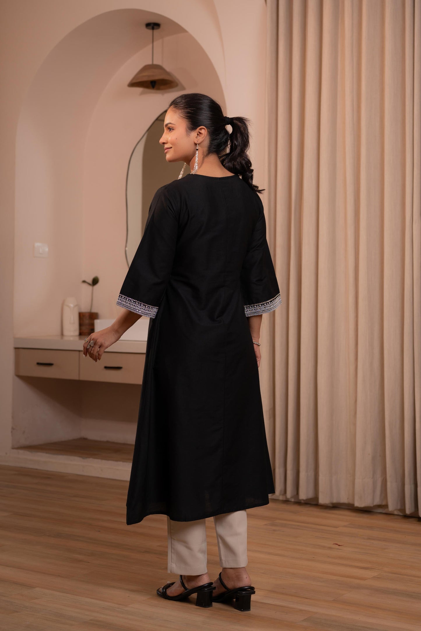 Juniper Black Noir Kashida Kurta - Swadesiicart