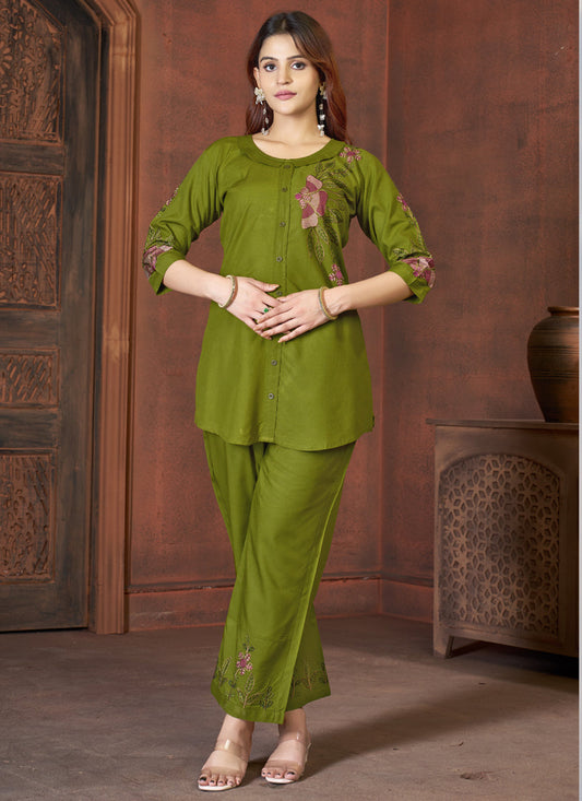 Prazu Fashion Mahendi Rayon Multi Embroidery Thread Work Co-Ords Set - Swadesiicart