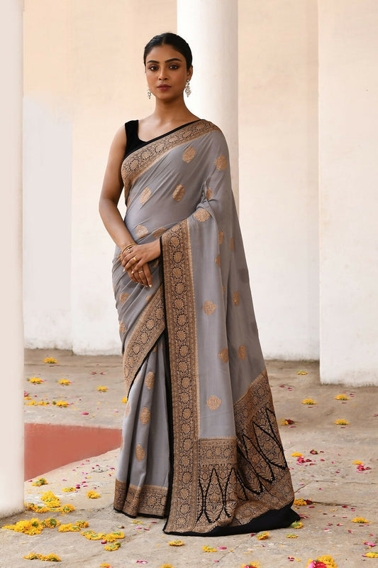 Joban Fashion Grey Crepe Chiffon Pure Handloom Banarasi Silk Saree | Swadesiicart