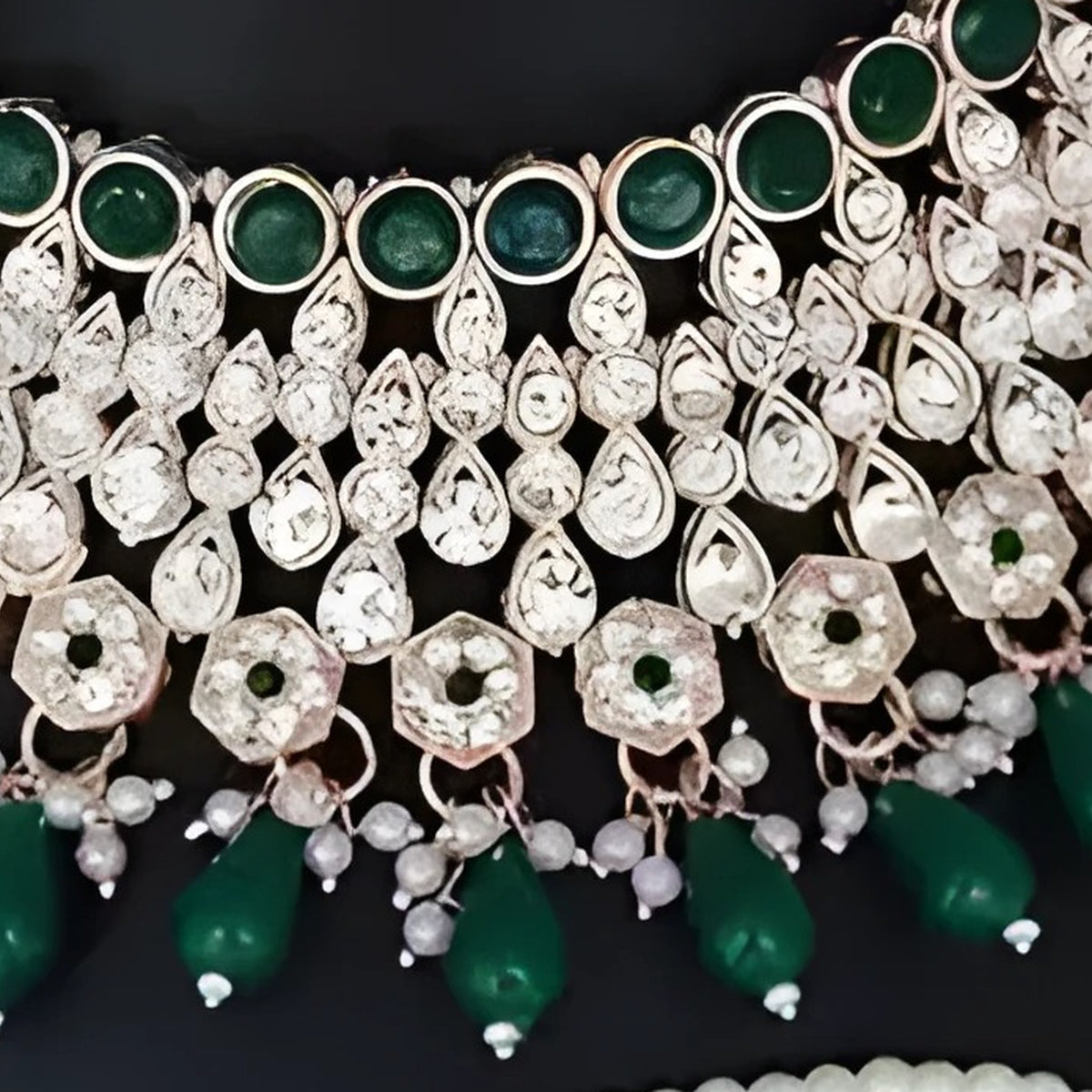 Jewel City Royal Green Kundan & Pearl Bridal Jewelry Set-Luxury Choker Necklace Earrings & Maang Tikka-Ethnic Wedding & Party Wear | Swadesiicart