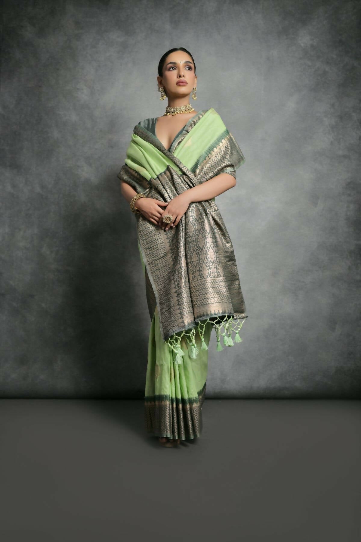 Vishnu Weaves Women's Pista Tussar Silk Zari Woven Saree with Blouse - Swadesiicart