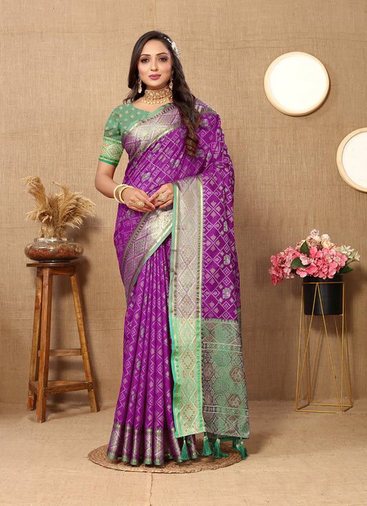 Lorenvalley Fashion Purple Patola Silk Woven Design with Zari Meenakari Weaving motifs Pallu Saree - Swadesiicart