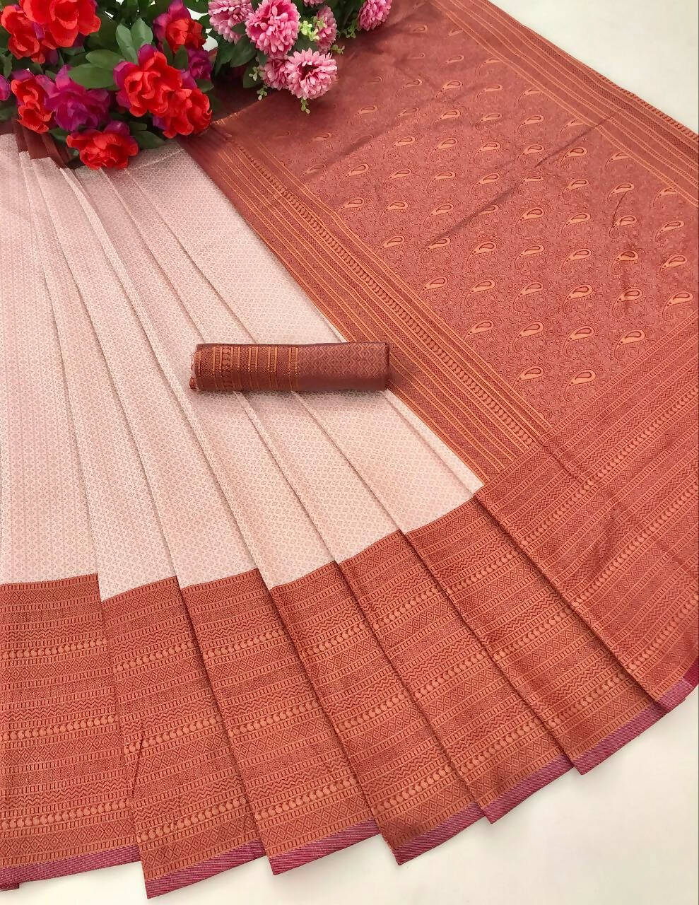 DEIANA'S Beautiful Designer Golden zari Soft Lichi Silk Saree - Cream - Swadesiicart