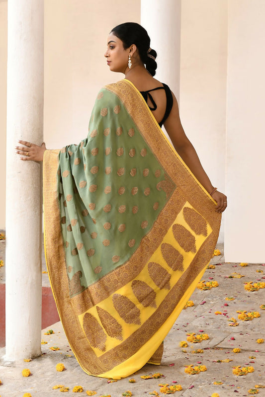 Joban Fashion Grass Green Crepe Chiffon Pure Handloom Banarasi Silk Saree | Swadesiicart