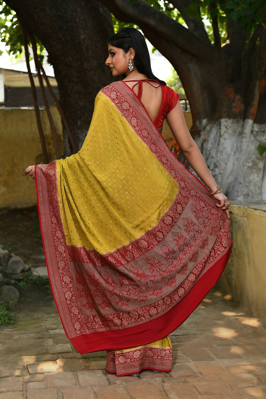 Joban Fashion Yellow Crepe Chiffon Pure Handloom Banarasi Silk Saree | Swadesiicart