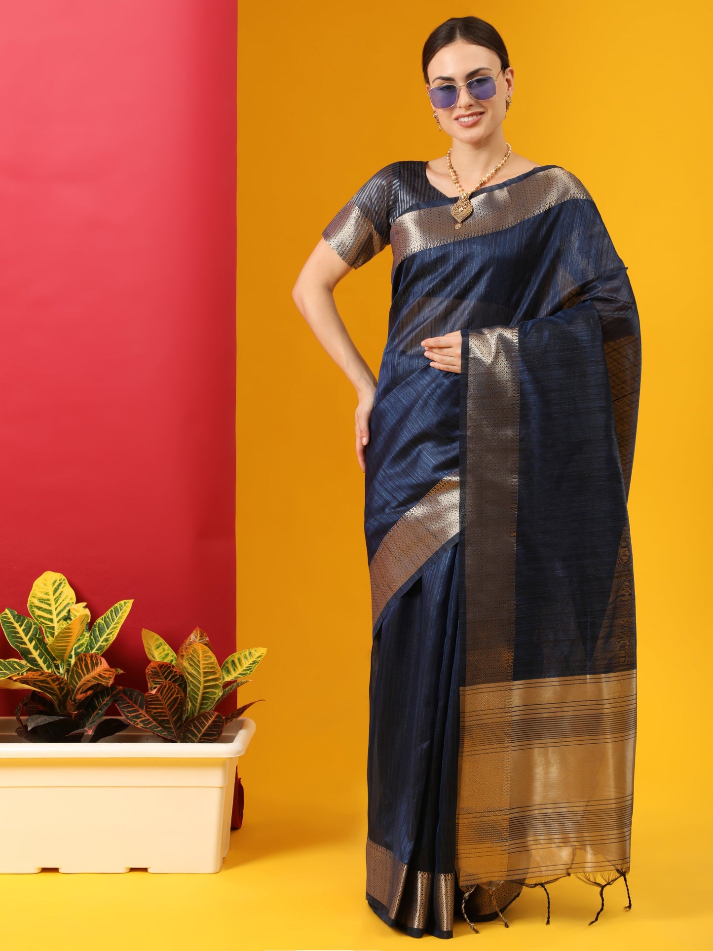 Vishnu Weaves Women's Navy Blue Tussar Silk Zari Woven Saree with Blouse - Swadesiicart