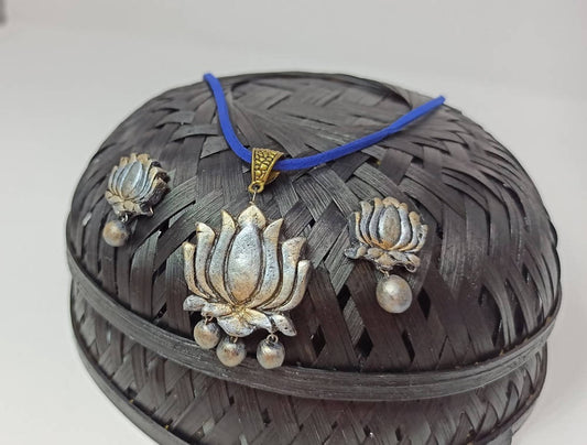 Terracotta Lotus Pendant Mini Necklace Set With Studs