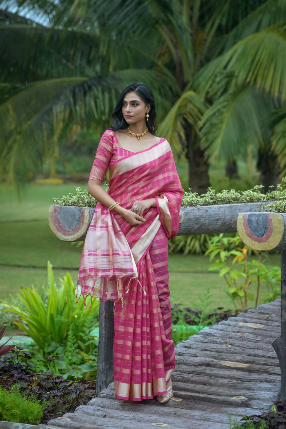 Vishnu Weaves Women's Rani Pink Organza Silk Zari Woven Saree with Blouse - Swadesiicart