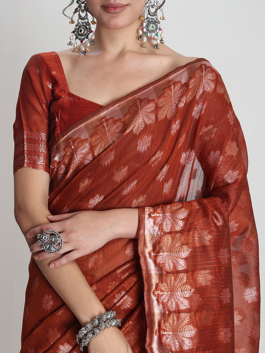 Janasya Rust Linen Blend Floral Jacquard Saree | Swadesiicart