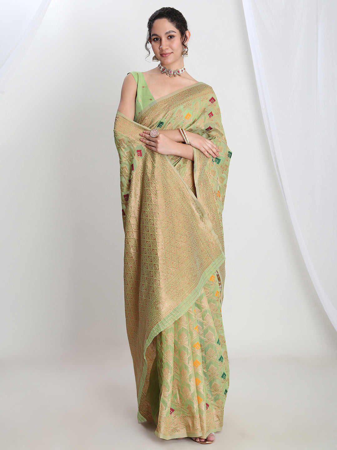 Janasya Green Linen Blend Geometric Jacquard Saree | Swadesiicart