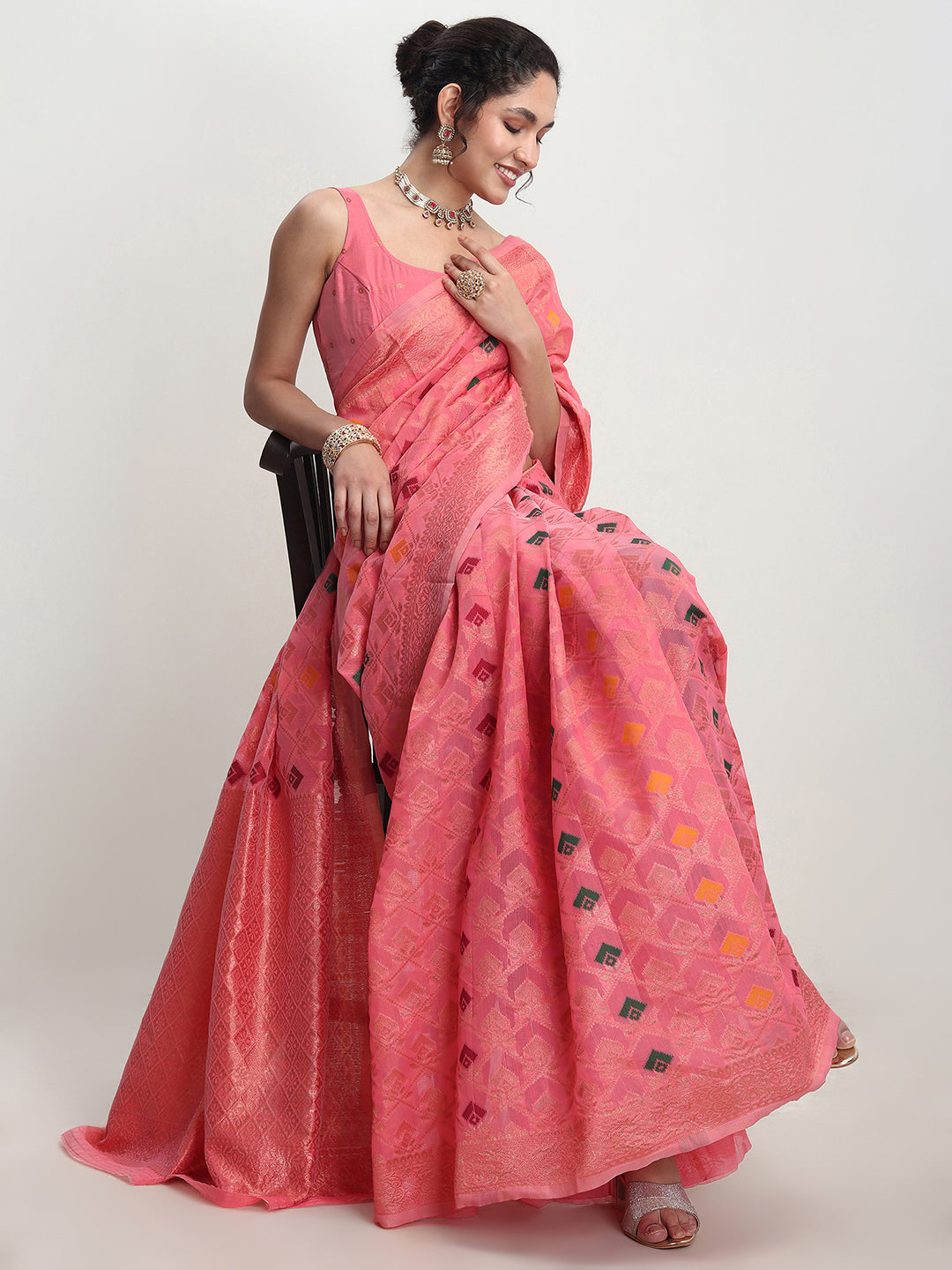 Janasya Peach Linen Blend Geometric Jacquard Saree | Swadesiicart