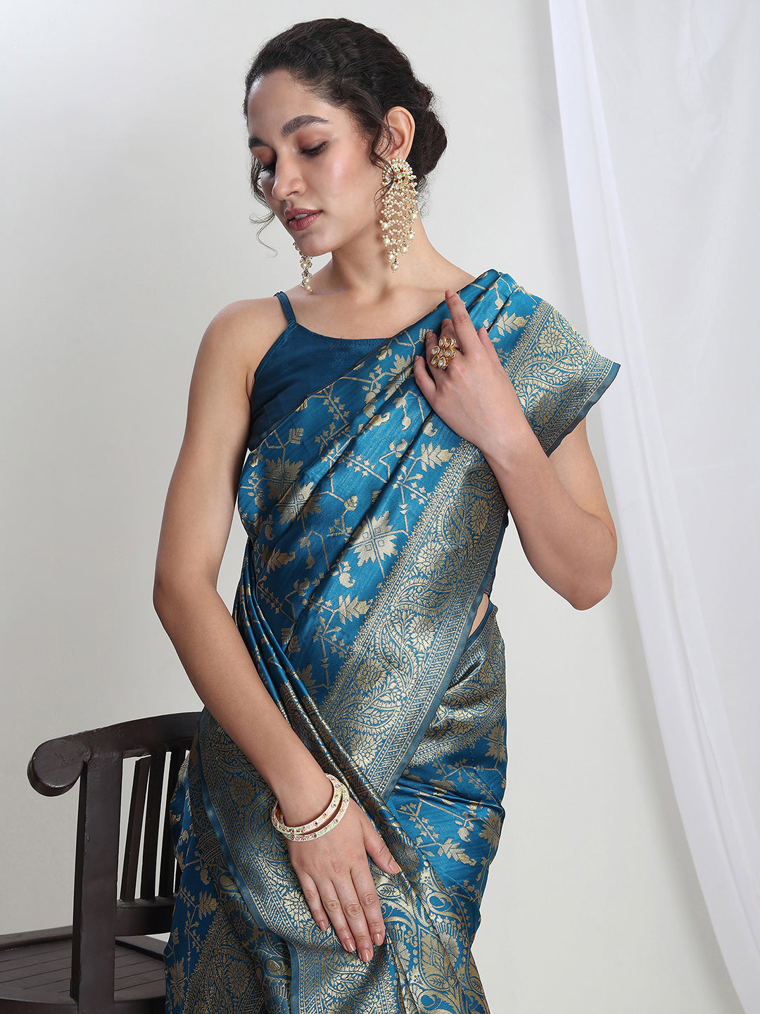 Janasya Teal Blue Silk Blend Geometric Jacquard Saree | Swadesiicart