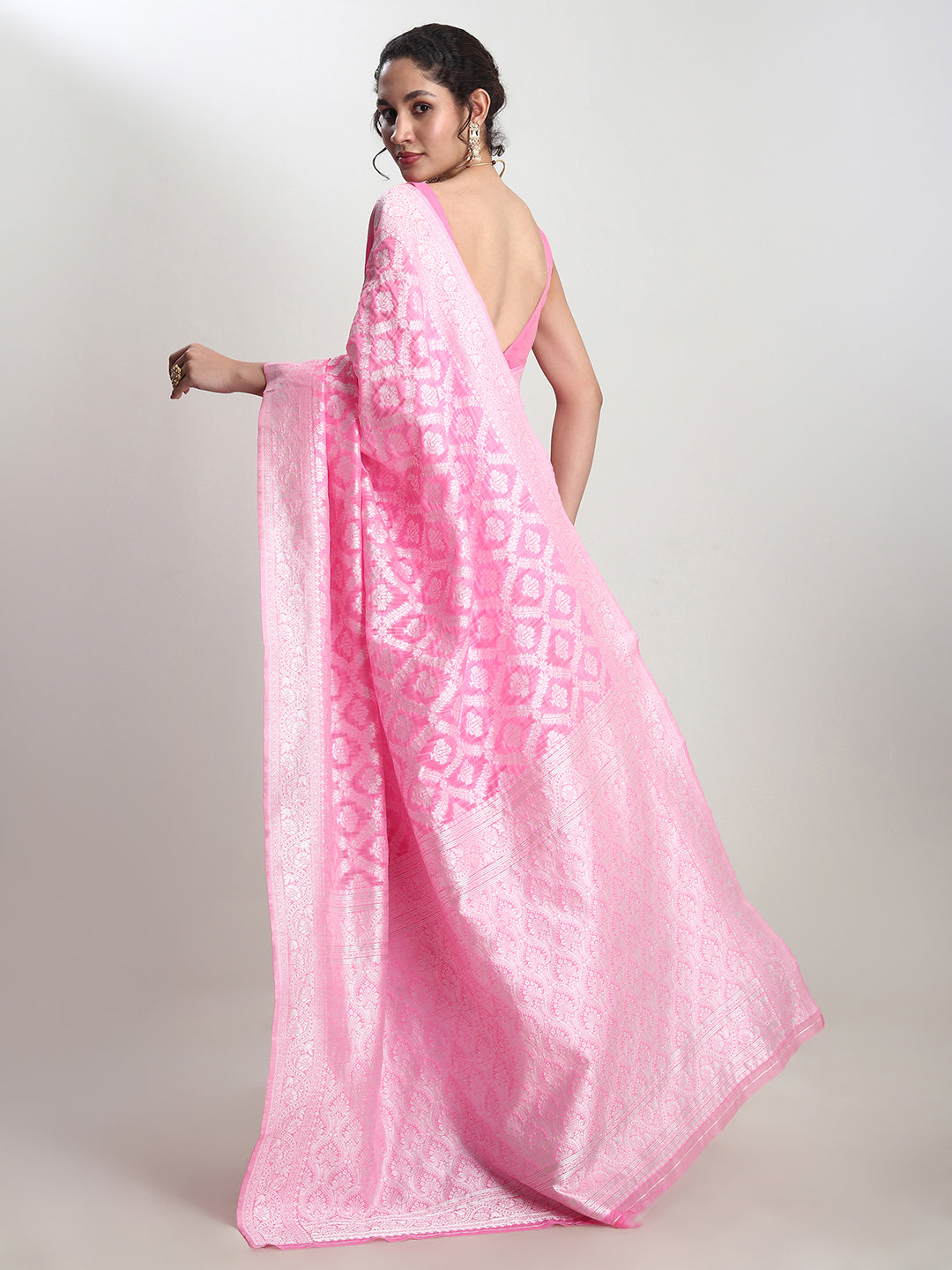 Janasya Pink Silk Blend Floral Jacquard Saree | Swadesiicart
