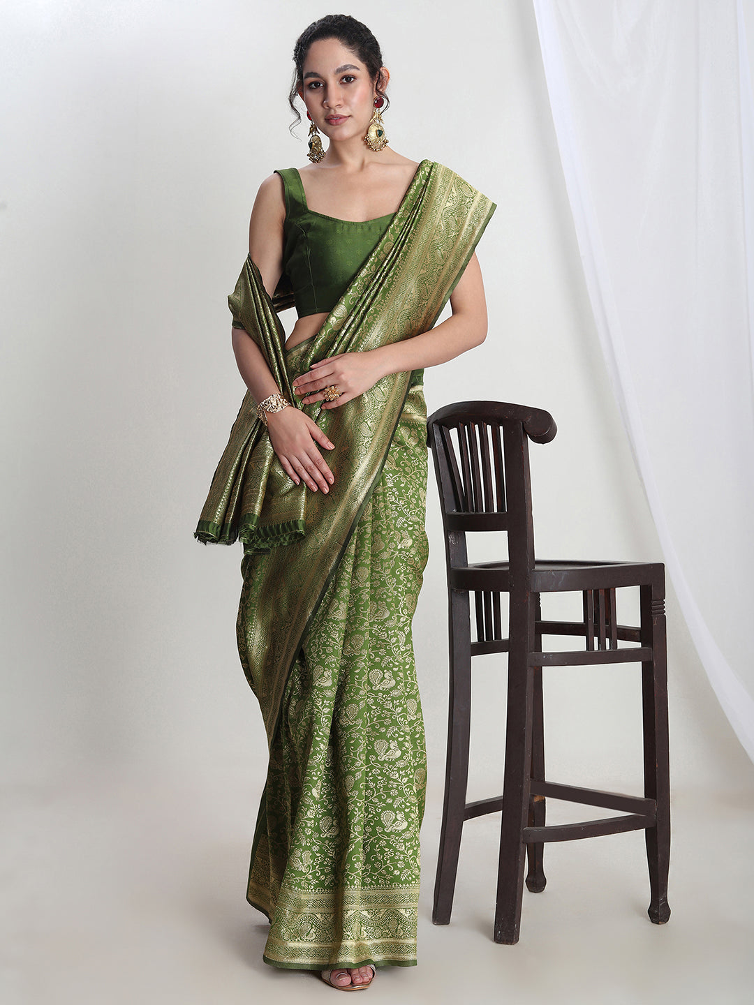 Janasya Green Silk Blend Floral Jacquard Saree | Swadesiicart