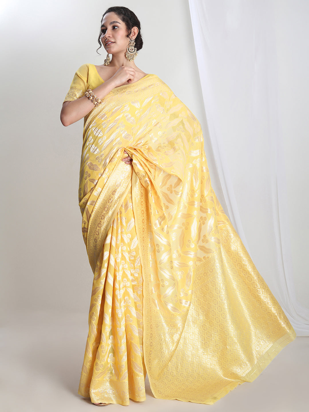 Janasya Yellow Silk Blend Floral Jacquard Saree | Swadesiicart